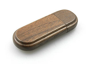  USB Stick aus Holz mit Logo und abgerundeten Ecken