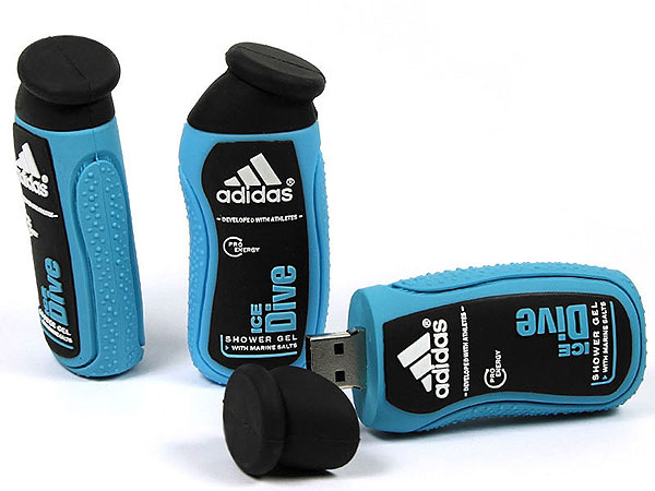 Hier wurde für die Firma Adidas eine Duschgelflasche als USB-Stick Miniaturausgabe produziert. Viele Details konnen umgesetzt werden.