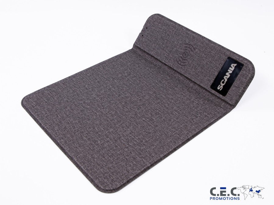 2-in-1 Wireless Charger Mauspad Textil