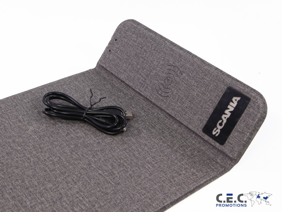 2-in-1 Wireless Charger Mauspad Textil