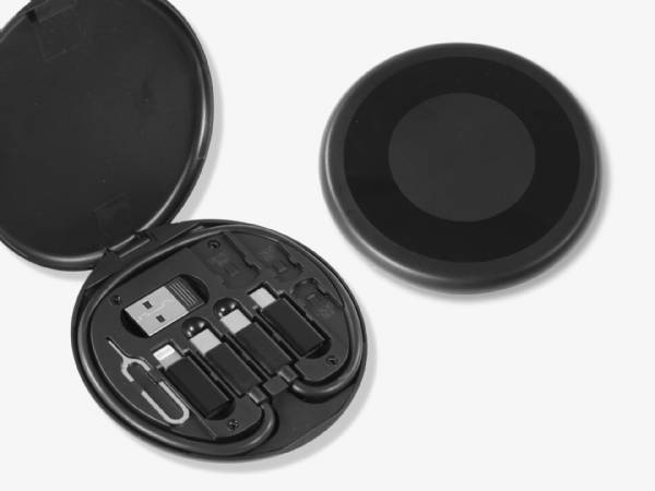 Adapter Set rund für unterwegs als Kundengeschenk mit Logo