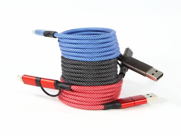 Ladekabel in verschiedenen Farben, geflochten mit USB- und Lightning-Anschlüssen, ideal für mobile Geräte.