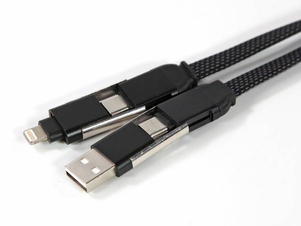 Karabiner des Mini-Ladekabels mit USB-A- und Lightning-Stecker