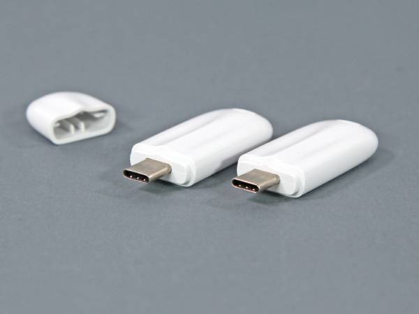 USB-Stick mit USB-C-Anschluss in Weiß, ideal für individuelle Logo-Drucke und vielseitige Einsatzzwecke.