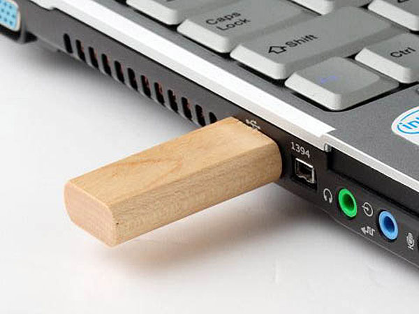 USB-Stick Holz 02