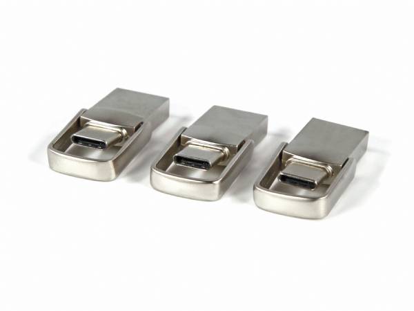 USB-Stick im modernen Design mit schimmerndem Gehäuse und Anschluss für schnelle Datenübertragung.