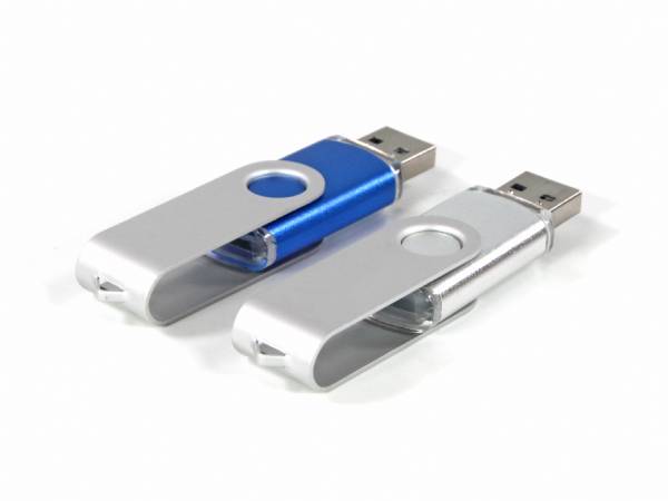 USB-Sticks im eleganten Blau und Silber, mit drehbarem Gehäuse und Platz für individuelle Bedruckung.