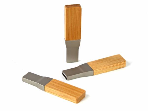 USB-Stick mit Holz- und Metallgehäuse, ideal zum Bedrucken mit einem individuellen Firmenlogo.