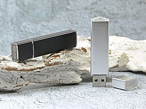 aluminium usb stick mit logo gravieren werbegeschenk