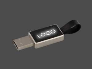 USB-Stick in Silber mit schwarzem Bereich für individuelles Logo. Praktisches Design für persönliche Werbung.