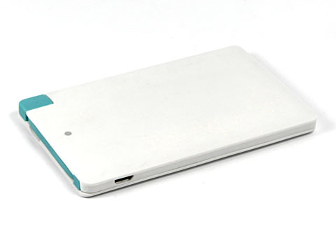 PowerCard Powerbank schlichter & leichter weißer mobiler Akku im Kartenformat 1800 mAh - 2300 mAh