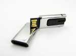 USB-Stick mit schickem silbernem Gehäuse und slider Mechanismus, ideal für individuelles Branding mit Ihrem Firmenlogo.