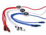 Mehrfarbiges 3-in-1 Ladekabel mit individualisierbarem Logo-Bereich für Werbezwecke und praktische Nutzung.