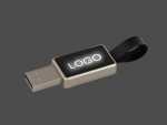 USB-Stick in Silber mit schwarzem Bereich für individuelles Logo. Praktisches Design für persönliche Werbung.