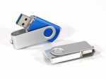 USB-Stick mit blauem und silbernem Gehäuse, drehbarem Design und Platz für individuelles Logo-Branding.