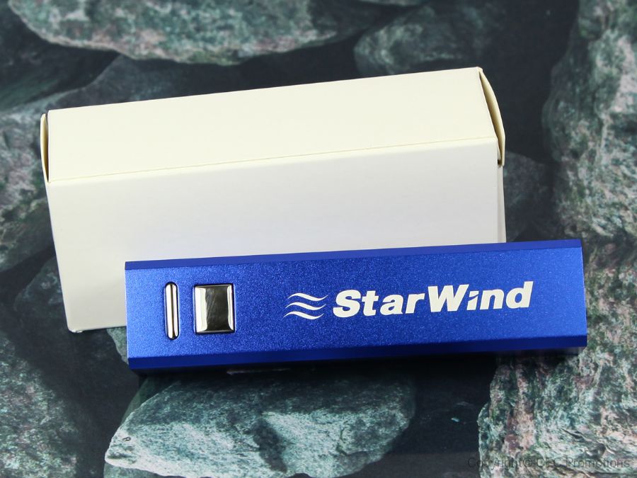 powerbank blau metallic schlicht anzeige logo verpackung