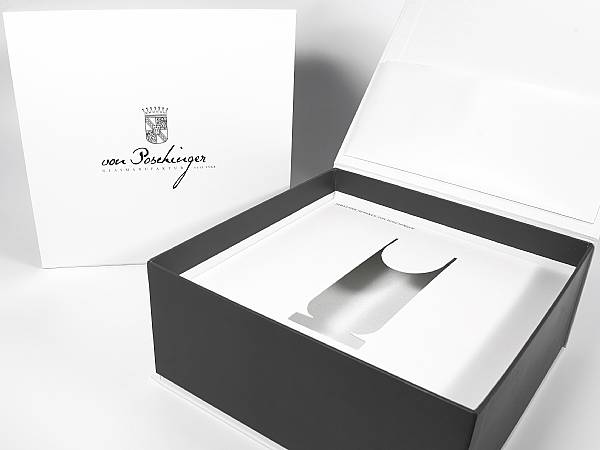 geschenkbox fuer glas inlay pappe bedruckt logo