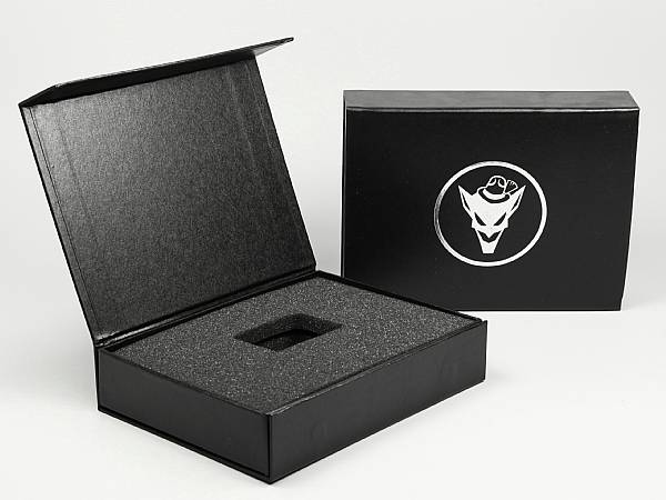 geschenkverpackung box schachtel schwarz logo weiss