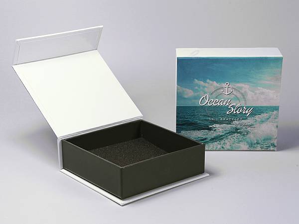 geschenkverpackung box weiss logo farbig druck