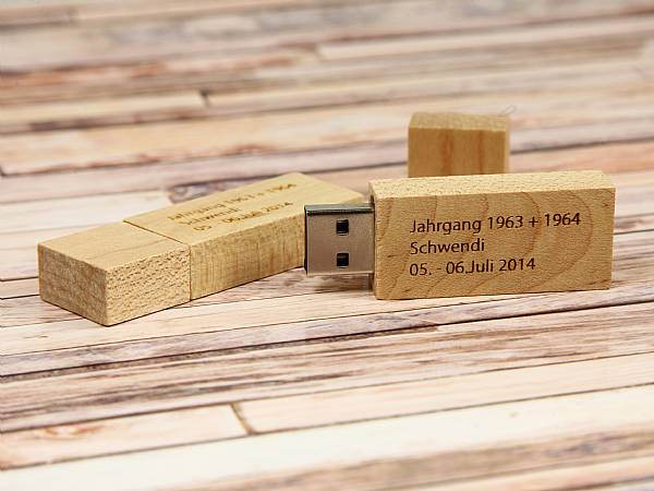 holz usb stick gravur jahrgang