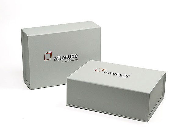 Individuelle Geschenkverpackung weiss attocube, Individuelle Klappbox