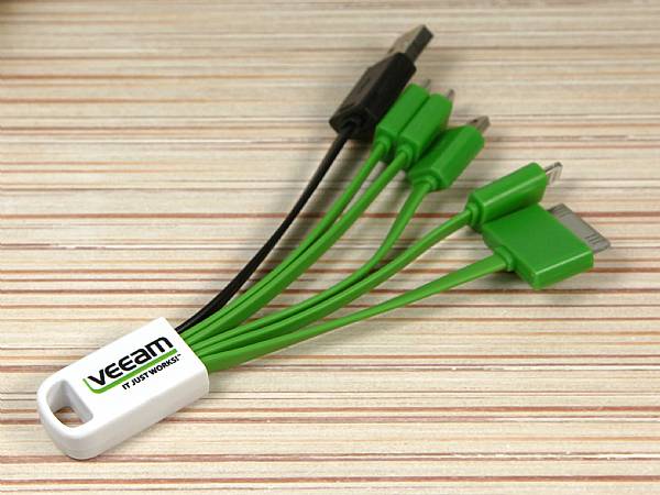 kabeladapter ladekabel reisen tablet smartphone logo gruen