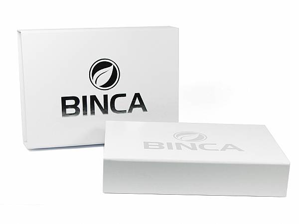 klappbox weiss verpackung logo binca silberprägung hochwertig