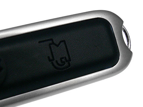 Leder-USB-Stick detail-logo-praegung schwarz, Leder.02