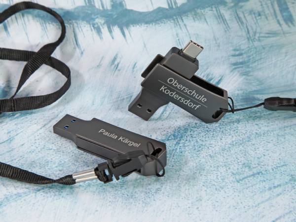 USB-Sticks mit individuellem Druck für Oberschule Kodersdorf und Paula Kärgel, ideal für Promotion und Branding.