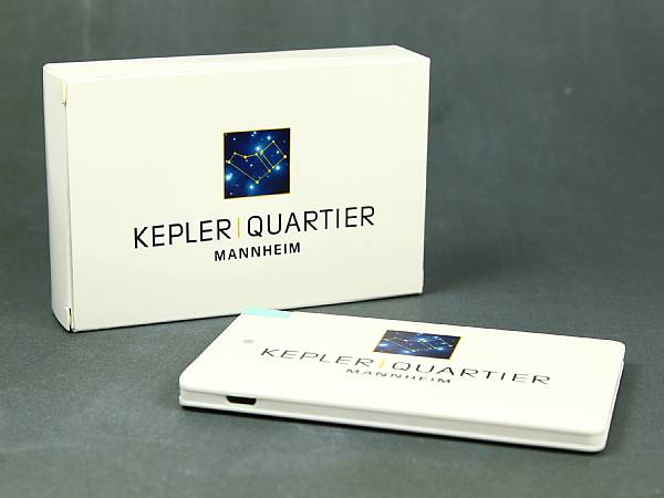 PowerCard Powerbank schlichter & leichter weißer mobiler Akku im Kartenformat 2500 mAh 