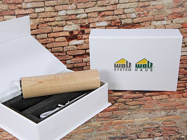 PowerWoody, Power Bank aus Holz, mobiles Ladegerät mit Holzgehäuse