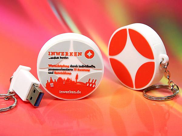 runder usb stick logo sonderform inwerken