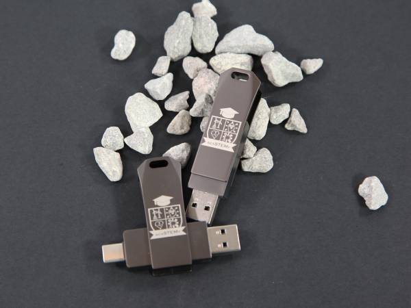 USB-Stick im Vollmetall-Design mit individueller Lasergravur und praktischer Abdeckung. Ideal für Werbezwecke.