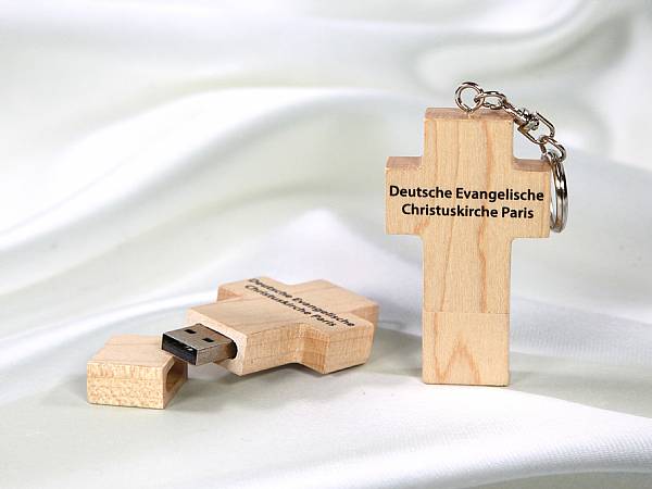 usb kreuz christus kirche evangelisch katholisch paris