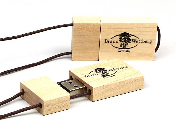 usb stick holz hell kordel schnur logo