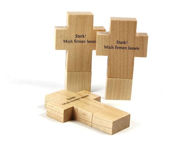 usb stick holz kreuz hellbraun natur logo spruch firmung