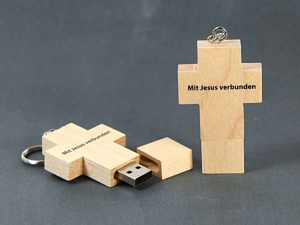 usb-stick-holzkreuz-hell-text-schwarz