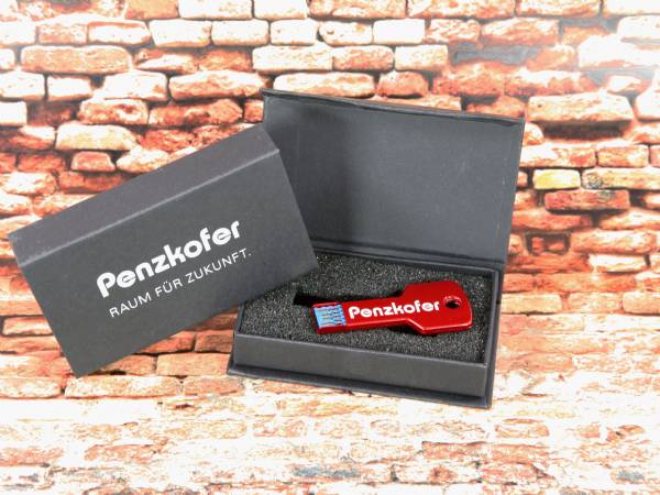 Der rote USB-Stick Key 02 ist ein kompakter Datenträger.