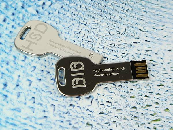 usb stick schluessel key silber logo gravur