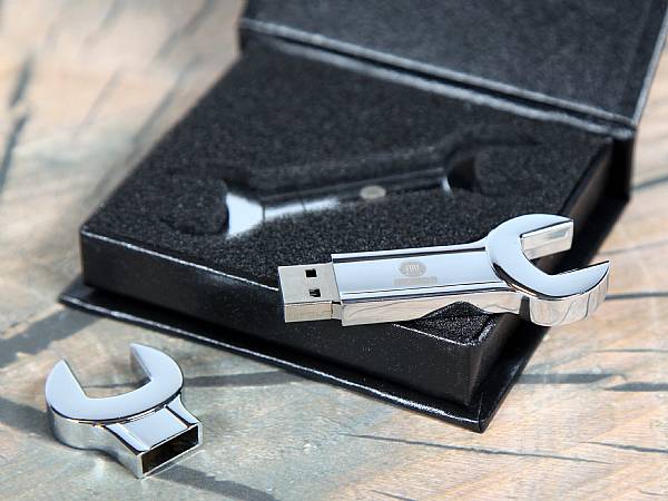 usb stick schraubenschluessel glanz metall handwerk beruf logo gravur