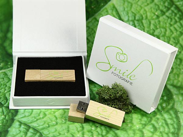 usb stick verpackung weiss holz hell natur edel werbung