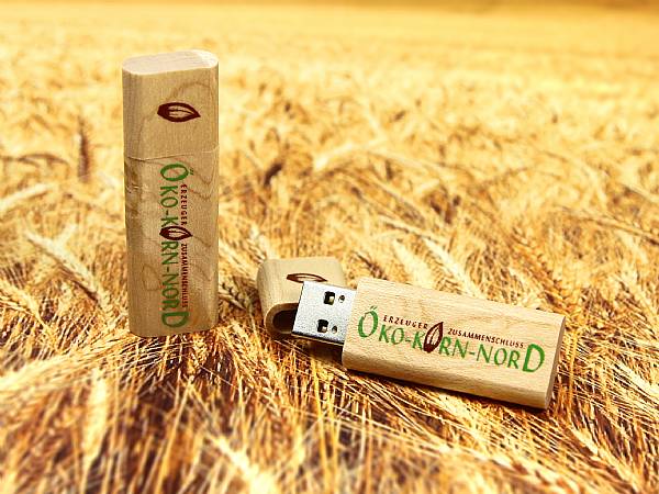 usb stick aus holz mit logo bedrucken öko aufdruck