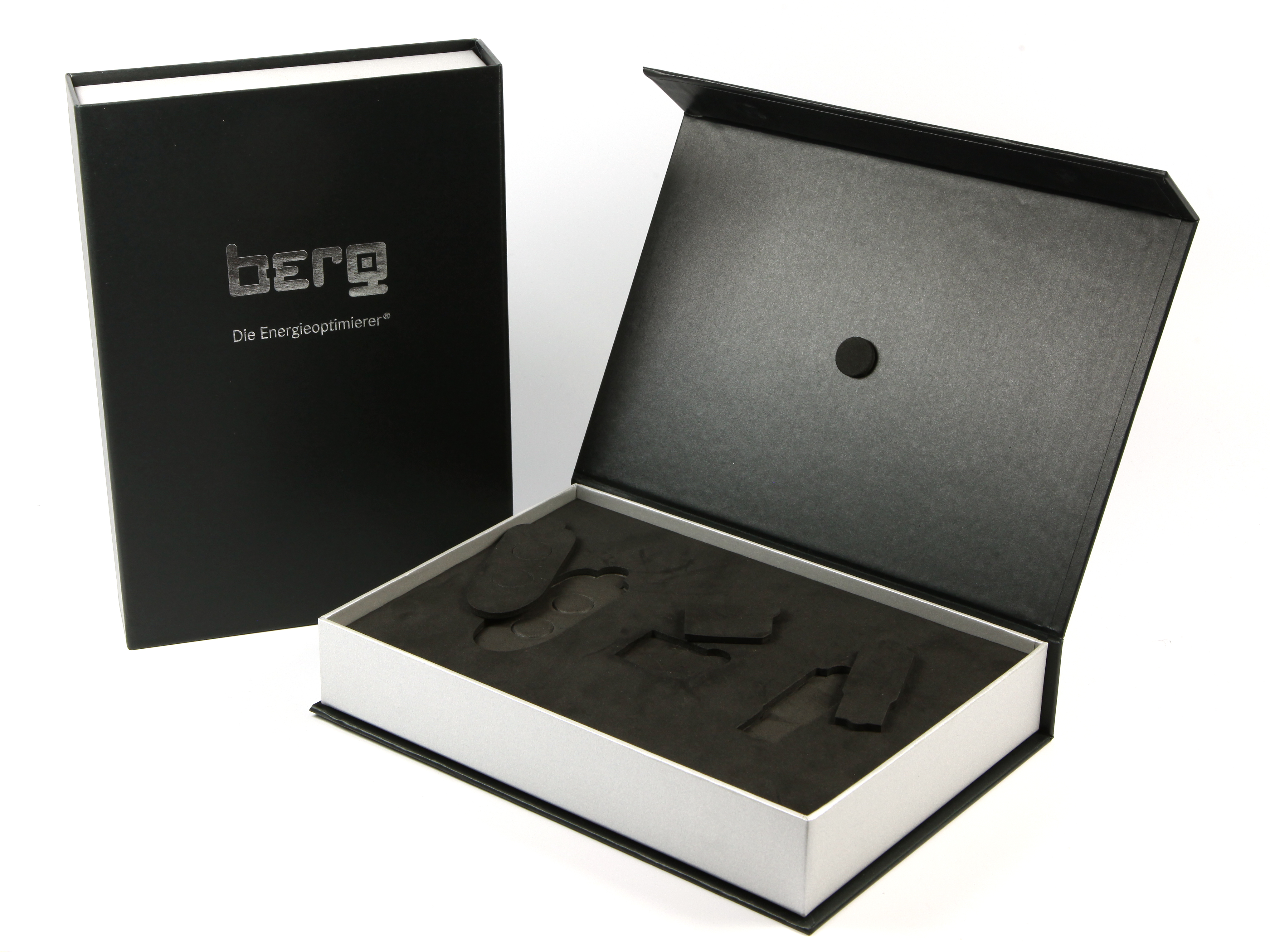 klappbox-schwarz-weiss-logo-berg-edel-verpackung.jpg