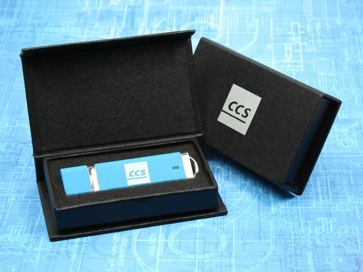 usb stick hellblau silber logo weiss verpackung schwarz bedruckt