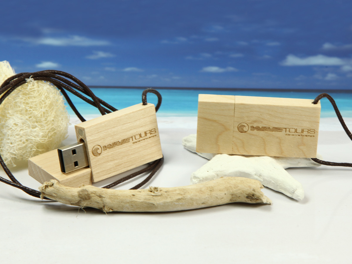 usb stick holz kordel schnur holz hell logo