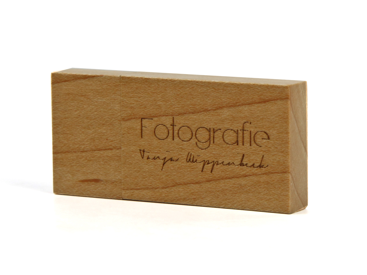 usb stick schlicht holz natur hell logo