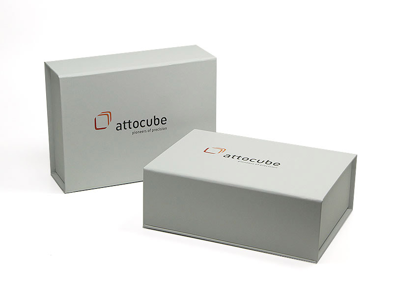 Individuelle Geschenkverpackung weiss attocube, Individuelle Klappbox