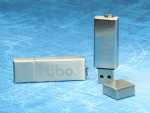 USB-Sticks in modernem Design mit verchromtem Gehäuse, individuell bedruckbar für Unternehmenslogos und Branding.