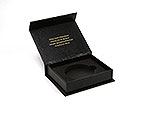 Schwarze Klappbox goldener Praegedruck innen, K03 Maxi Magnetbox