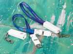 Der blaue Kombi 6 Short Lanyard ist aus robustem Material gefertigt.